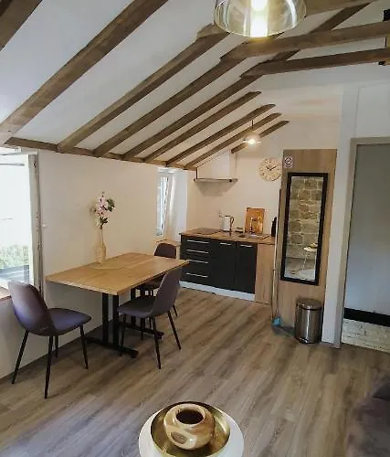 Heritage Apartments Trumbic