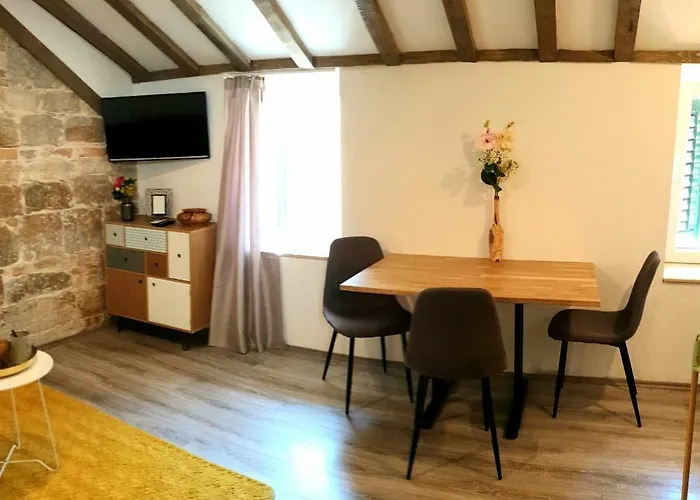 Apartment Heritage Apartments Trumbic *